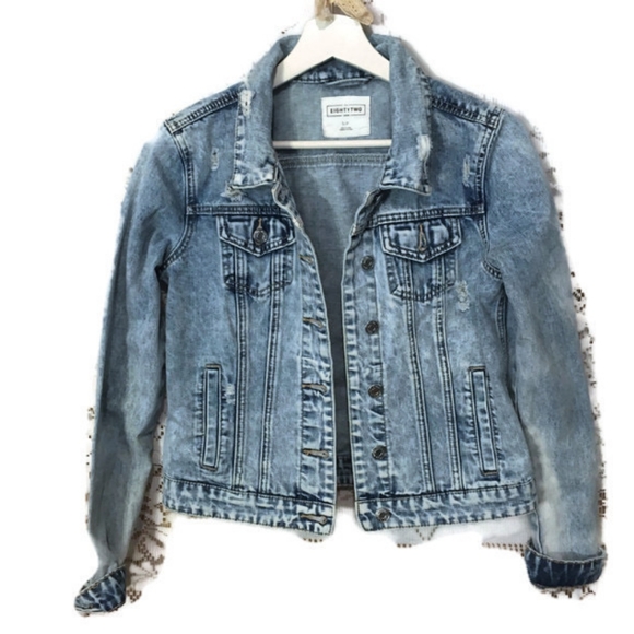Jean jacket - Picture 1 of 2